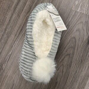 NWT Fuzzy Comfy Babba Grey White House Slipper Socks Sz 5.5-7.5 Womens